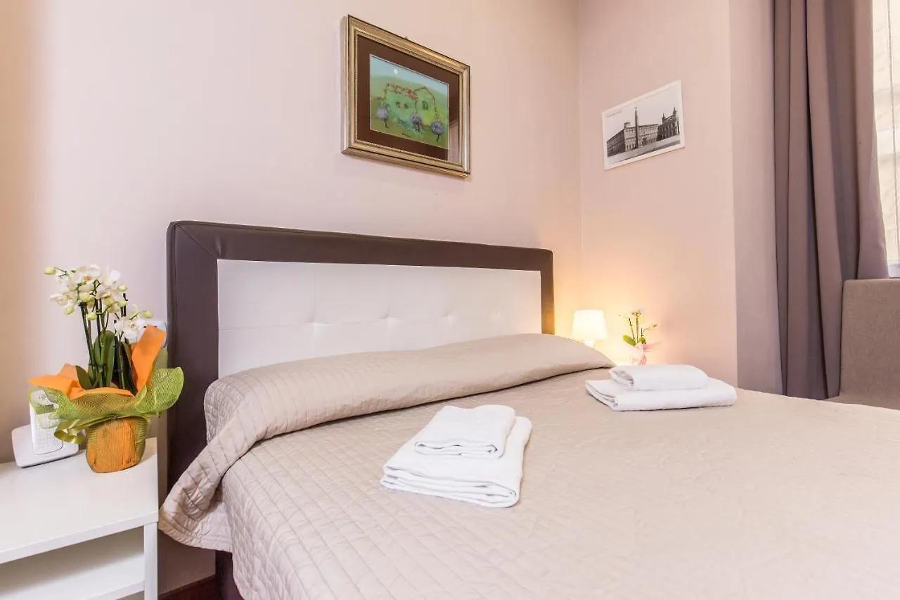 Azzurra Rooms Рим Гостевой дом
